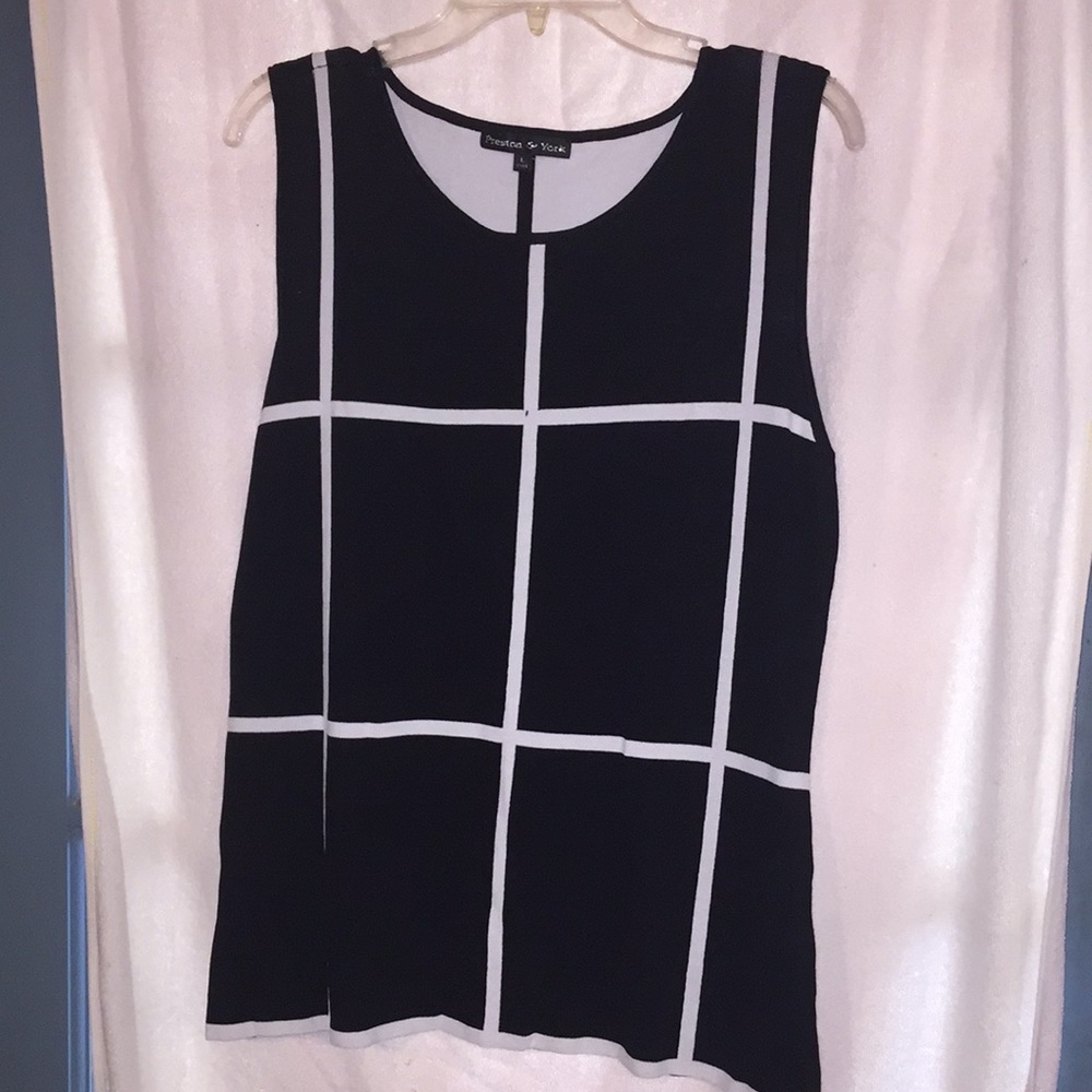 Ladies sleeveless top